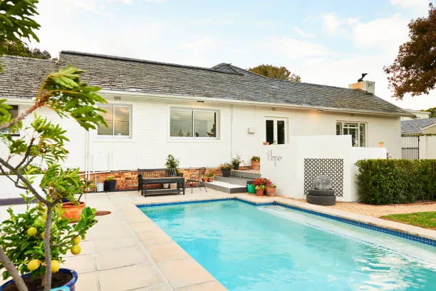 swimming pool weekly and biweekly cleaning in houston