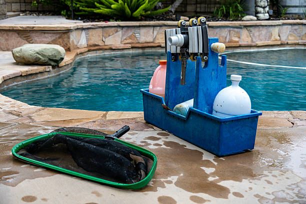 Houston pool owners cleaning pool